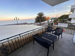 Agioi Theodoroi Beachview Chic Modern Apt